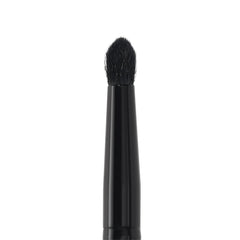 Elf Smudge N Smoke brush dome tip enables a softer, fallout-free smudge.