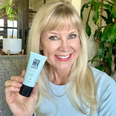 Elizabeth Mott Thank Me Later primer SPF 30 para protección diaria sin tono blanco
