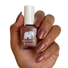 ella+mila Oasis long-lasting shine on nails, ideal for week-long wear.
