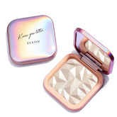 ELLESY Paleta iluminador brillo natural para resaltar rasgos sin esfuerzo.