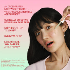 Aplicación suave de Erborian Centella Red Serum en rostro para uso diario.
