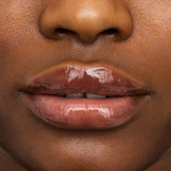 essence Hydra Kiss Lip Oil doe-foot-applicator for precise nourishment