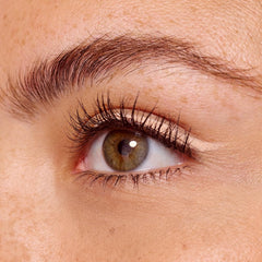 essence Stay & Play Gel Eyeliner pencil side view highlights creamy texture for effortless glide.