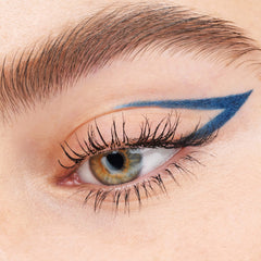 essence Stay & Play Gel Eyeliner Midnight Sky waterproof formula swatch