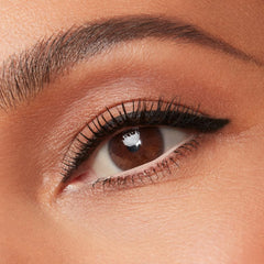 Estee Lauder waterline-safe kajal allows tightlining with no tugging.