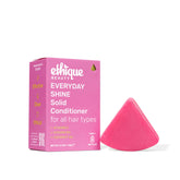 Ethique Everyday Conditioner Bar en envase compacto para viajar ligero y práctico