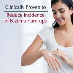 Aplicación suave de Eucerin Eczema Relief diaria