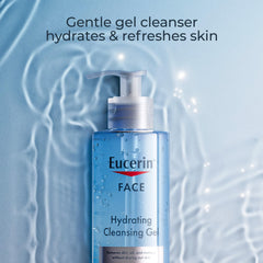 Aplicación del gel limpiador suave de Eucerin en las manos.