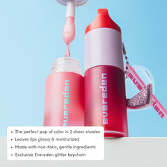 Textura hidratante del brillo labial Evereden, tono sutil para sonrisas.