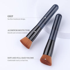 EVRCHGIEA foundation brush soft bristles for gentle application.