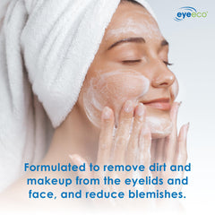 EYEECO Eyelid Cleanser Tea Tree application shows a smooth lid cleansing motion