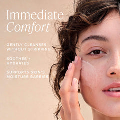 Textura cremosa de Farmacy para rostro, experiencia de limpieza hidratante.