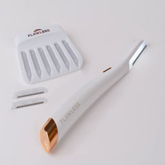 Finishing Touch Flawless Dermaplane Glo six replacement heads ensure fresh results with each use.