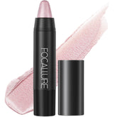 FOCALLURE Barra de labios Ultra Chic color vibrante para labios con acabado natural.