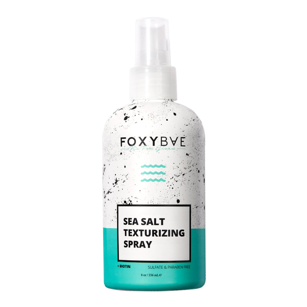 FoxyBae spray de sal marina — botella visible para textura natural