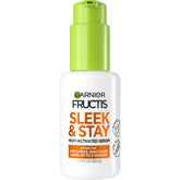 Garnier Fructis Sleek and Stay serum envase claro, ideal para brillo duradero.