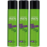 Botella de Garnier Fructis Style Full Control, laca para cabello con fijación duradera y protección antihumedad.