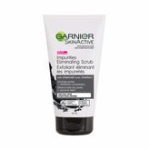 Garnier SkinActive Charcoal Scrub: botella con limpieza profunda de poros