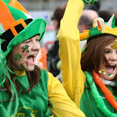 Garsellen Leprechaun-gold-coins designs add whimsy to outfits.