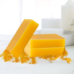 Generic jabon limon turmerico uso diario: aroma refrescante durante la ducha.
