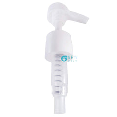 Geti Beauty pump-opening-fit demonstrates compatibility with standard bottle necks.
