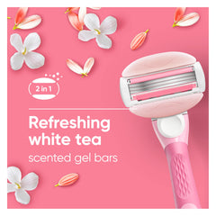 Three blades provide a close shave with a protective lubrication strip.