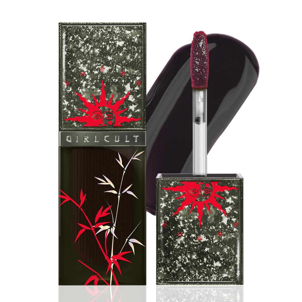GIRLCULT Brillo labial color intenso para un look audaz y duradero.