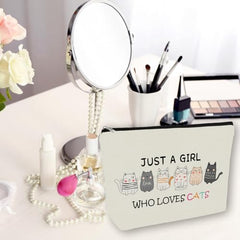 Girlly Cat Makeup Bag showing a smooth zipper for quick access to contents.