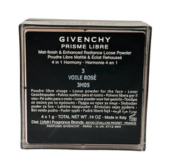 Aplicación en piel de Givenchy Prisme Libre acabado mate y duradero.