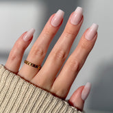 Glamnetic Blush Dream: uñas postizas rosadas lechosas para un look suave.