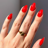 Glamnetic Fiery Red: uñas postizas almendra corta para un ajuste personalizado.