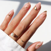 Glamnetic GlamZilla uñas almendra nude con lámina oro para look lujoso diario