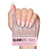 Glamnetic All Time Love uñas press-on con acabado brillo semitransparente para uso diario.