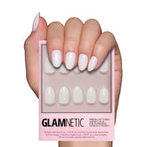 Glamnetic Unas pegadas cisne blanco, acabado opaco elegante para manicura rápida.