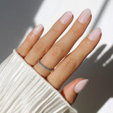 Glamnetic uñas postizas rosa blush para un look natural y pulido.