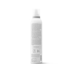 Goldwell StyleSign Bodifying Control Mousse protege el cabello durante el secado con calor.
