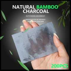 Gootaimi blotting paper on face, gentle oil absorption without disturbing makeup.