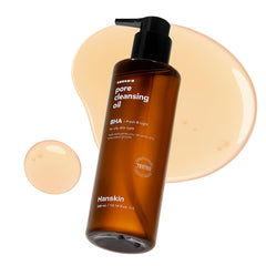 Hanskin BHA Pore Cleansing Oil bottle pump showing easy dispensing for daily makeup removal.