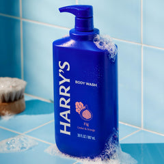 Ritual matutino con gel de ducha higo de Harry's para hombres.
