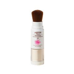 Polvo mineral con brocha de Hawaiian Tropic, amplio espectro SPF 30 para uso diario.