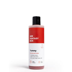 Yummy gel de ducha de Her Fantasy Box vertido en la botella para limpieza suave.