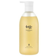 Hesul Korean Soybean Shampoo bottle showing a sulfate-free daily cleansing formula.