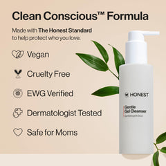 Aplicación con la mano de Honest Beauty, limpieza suave y agradable.