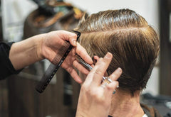 HYOUJIN 605 fine-tooth cutting comb glides smoothly through hair.