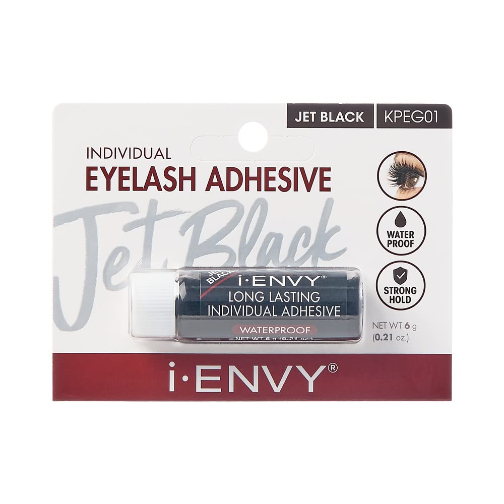i-ENVY lash glue fast-dry close-up for quick, seamless lash bonding.