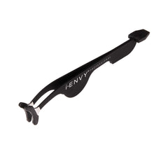 iENVY Kiss precision flat spatula helps blend lashes with natural lash line.