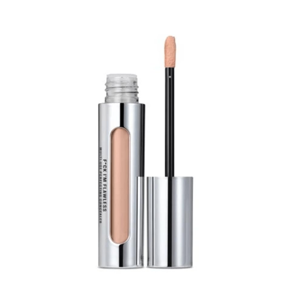 Il Makiage I’m Flawless Concealer application demonstrates smooth coverage for under-eye circles