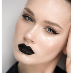 ilembane labial líquido negro mate pigmento intenso para color vibrante.