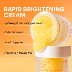 innisfree crema iluminadora vitamina C aplicación en rostro para brillo suave