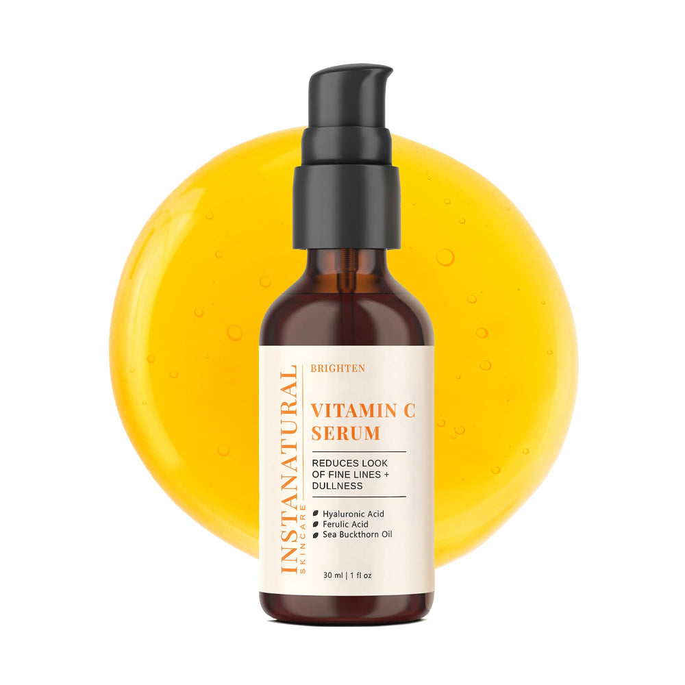 Suero InstaNatural Vitamina C: botella visible para un brillo uniforme.